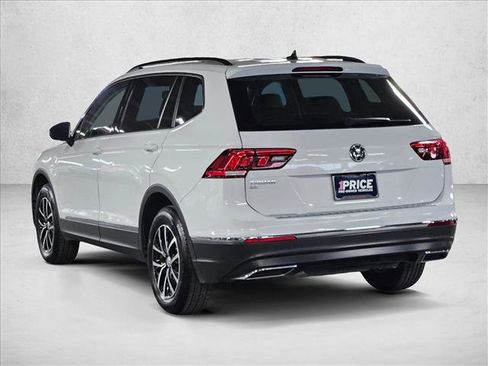 Used 2021 Volkswagen Tiguan SE w/ Panoramic Sunroof Package FWD image 8