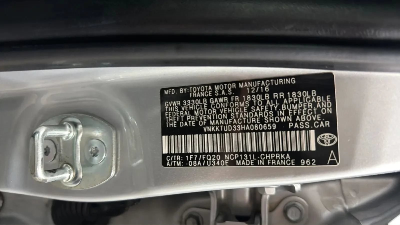 Used 2017 Toyota Yaris L w/ Carpet Mat Package FWD image 22