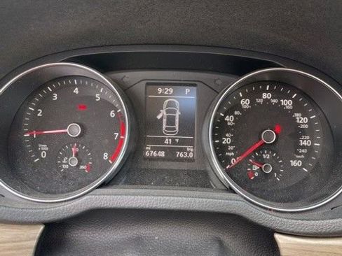 Used 2017 Volkswagen Passat 1.8T SE image 2