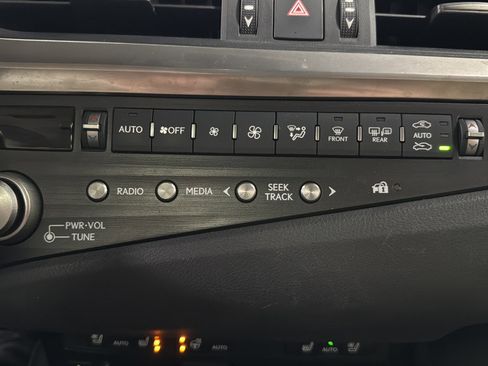 Used 2021 Lexus ES 250 w/ Premium Package image 27