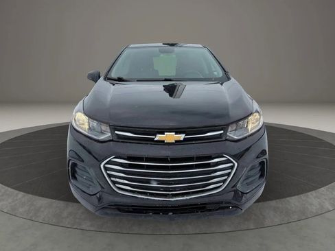 Used 2020 Chevrolet Trax LS w/ Tint and Cruise Package AWD/4WD image 2