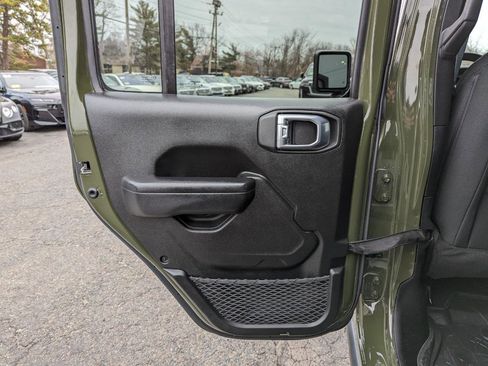 Used 2023 Jeep Gladiator Sport image 36