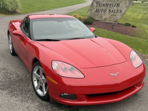Used 2007 Chevrolet Corvette Coupe w/ Preferred Equipment Group RWD image 13