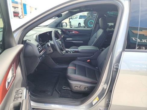 New 2026 Chevrolet Traverse RS w/ LPO, Floor Liner Package FWD image 24