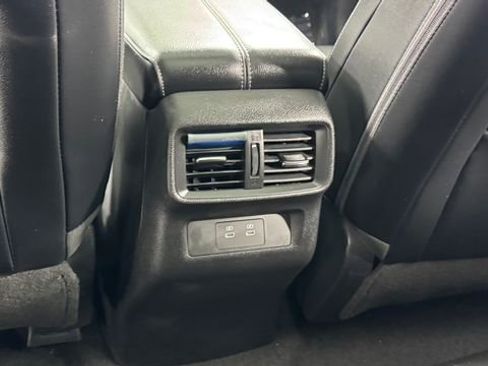 Certified 2025 Nissan Murano SL AWD/4WD image 37