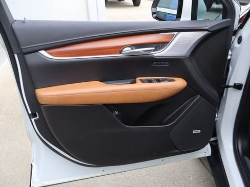 Used 2021 Cadillac XT5 Premium Luxury AWD/4WD image 15
