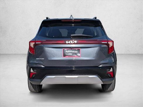 Used 2024 Kia Seltos EX FWD image 7