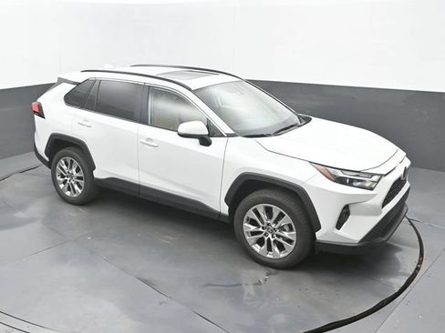 Used 2025 Toyota RAV4 XLE Premium w/ Weather Package FWD image 27