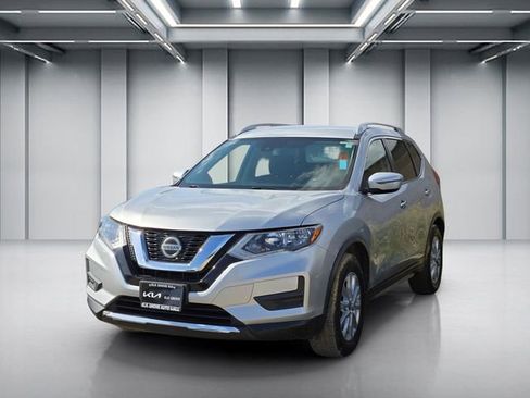 Used 2019 Nissan Rogue SV FWD image 3