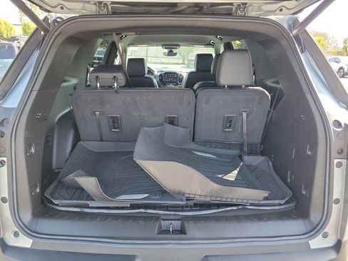 Used 2023 Chevrolet Traverse RS w/ LPO, Floor Liner Package FWD image 29