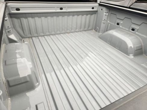 Used 2024 Chevrolet Silverado 1500 LT image 9