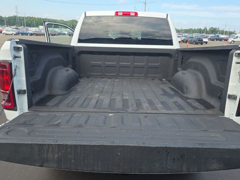 Used 2025 RAM 2500 Big Horn AWD/4WD image 3