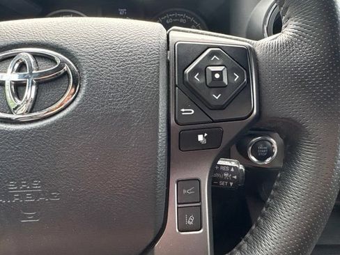 Used 2019 Toyota Tacoma TRD Off-Road AWD/4WD image 12