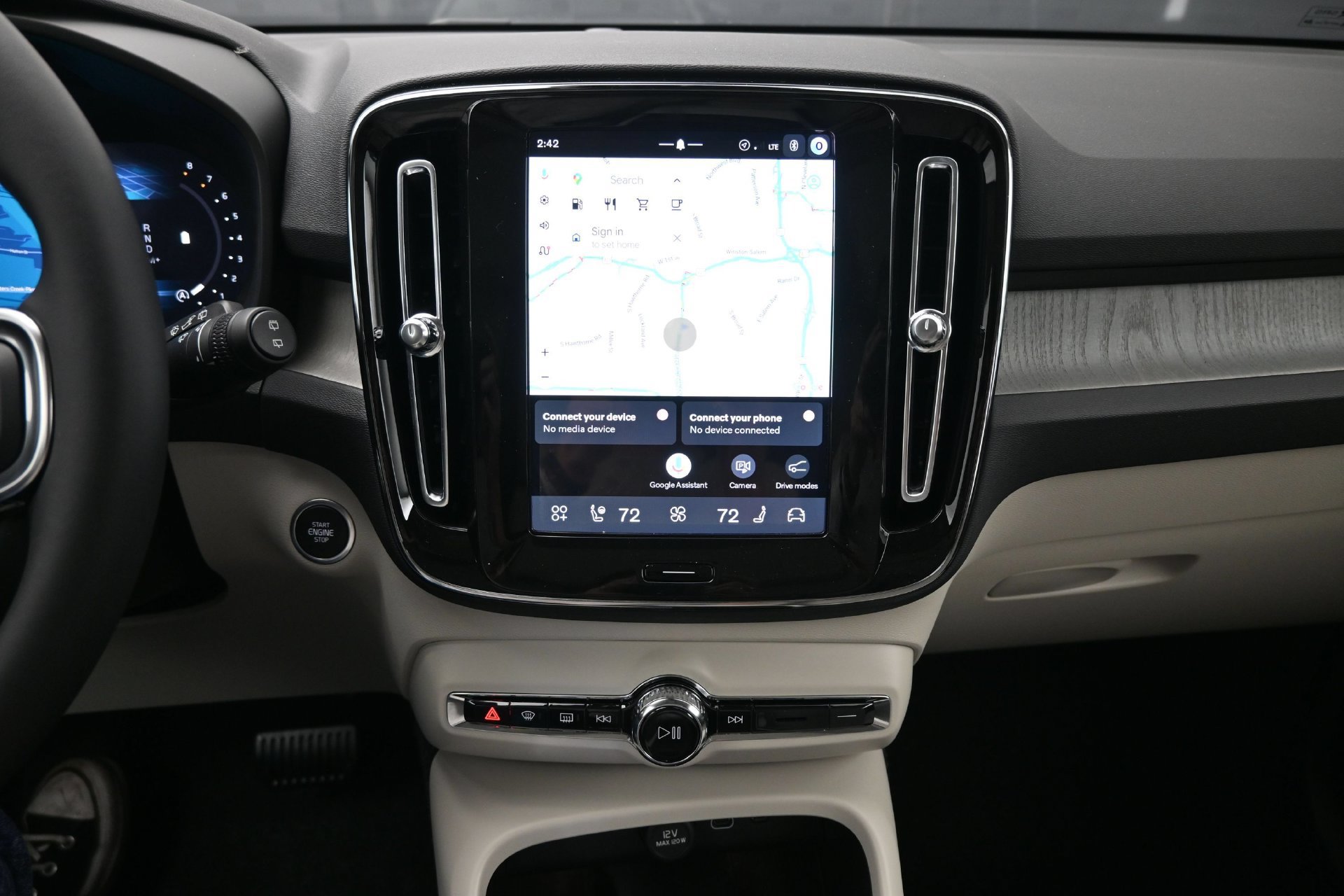 New 2026 Volvo XC40 B4 Plus w/ Protection Package Premier FWD image 13