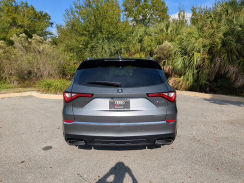 Used 2022 Acura MDX SH-AWD w/ Advance Package image 5