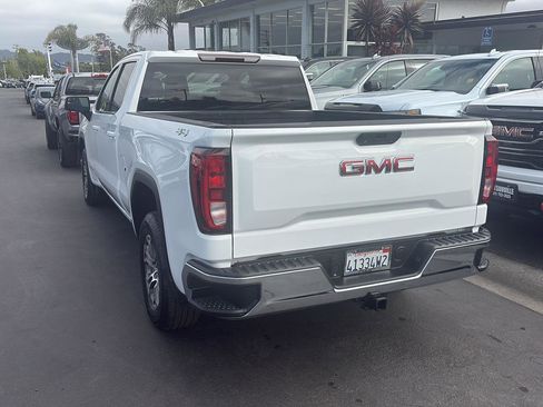 Used 2019 GMC Sierra 1500 SLE w/ SLE Value Package AWD/4WD image 4
