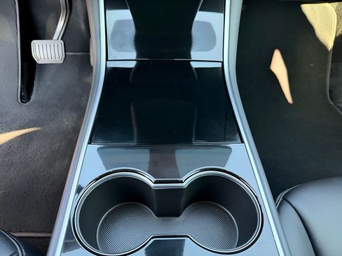Used 2021 Tesla Model Y 2WD image 54
