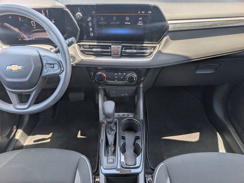 Used 2025 Chevrolet TrailBlazer LT AWD/4WD image 7