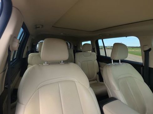 Used 2022 Jeep Grand Cherokee L Limited w/ Luxury Tech Group II image 32