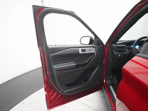 Used 2023 Ford Explorer ST-Line w/ Class IV Trailer Tow Package image 28