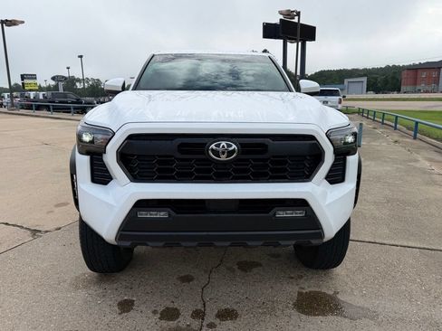 Used 2025 Toyota Tacoma TRD Off-Road AWD/4WD image 9