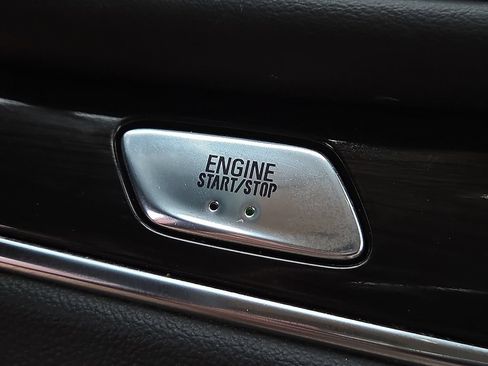 Used 2024 Buick Enclave Essence w/ Experience Buick Package FWD image 22