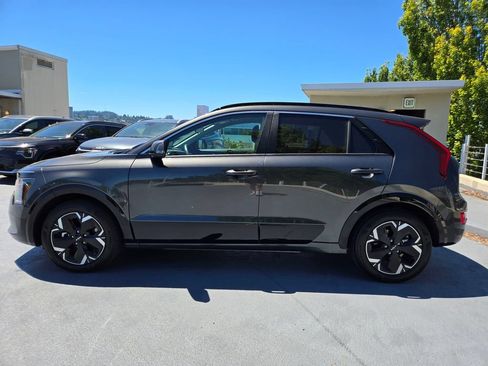 Certified 2024 Kia Niro Wind w/ Wind Preserve Package FWD image 6