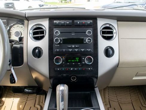 Used 2011 Ford Expedition EL Limited image 30
