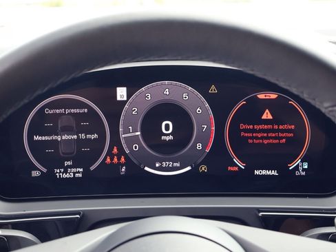 Certified 2025 Porsche Cayenne AWD/4WD image 26
