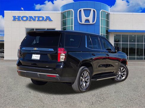 Used 2022 Chevrolet Tahoe LT w/ LT Signature Plus Package image 3