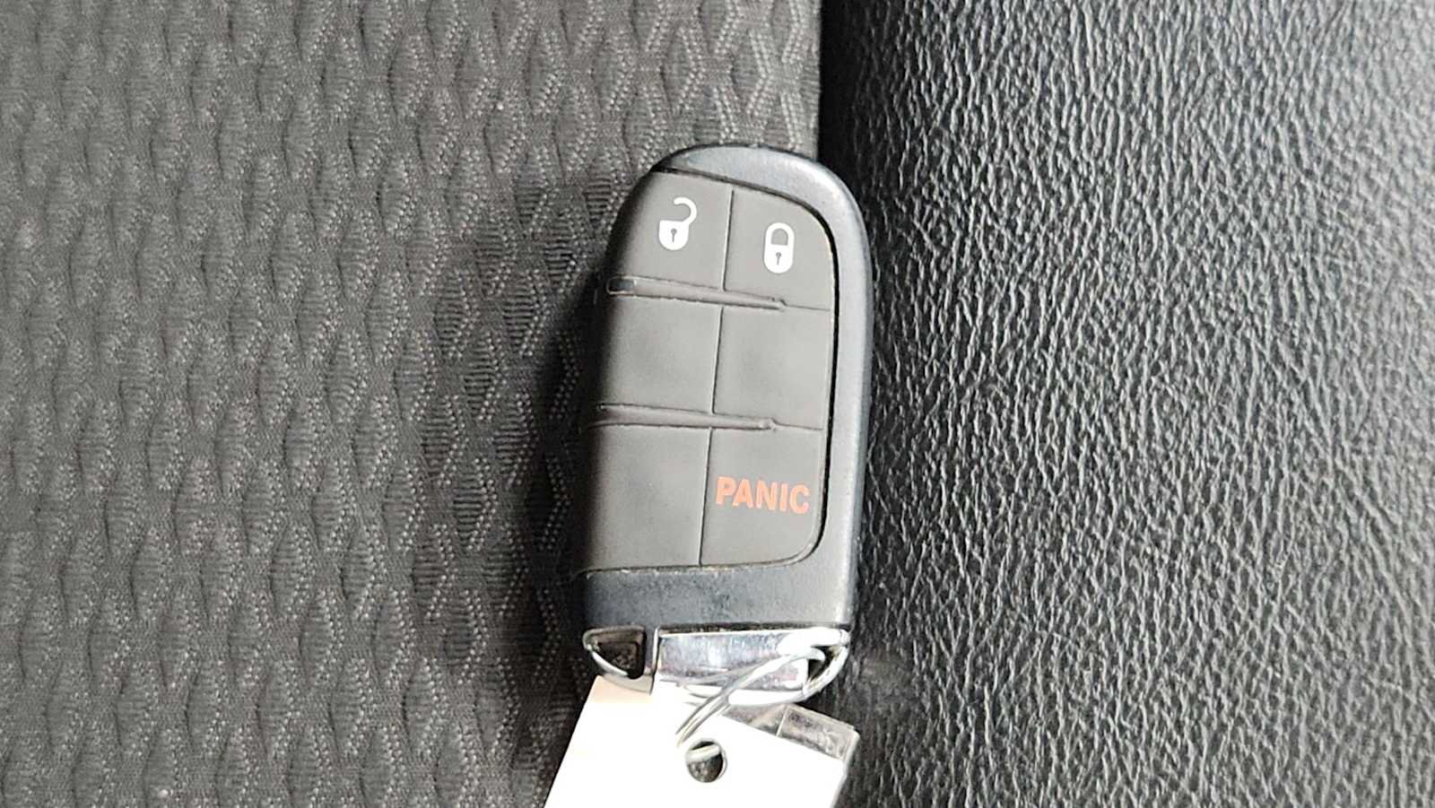 Used 2024 Jeep Compass Latitude AWD/4WD image 30