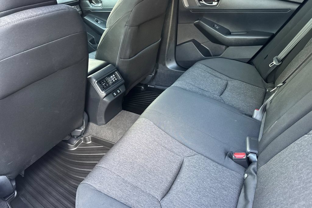 Used 2025 Honda Accord SE image 7