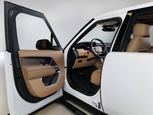 Used 2023 Land Rover Range Rover SE AWD/4WD image 25