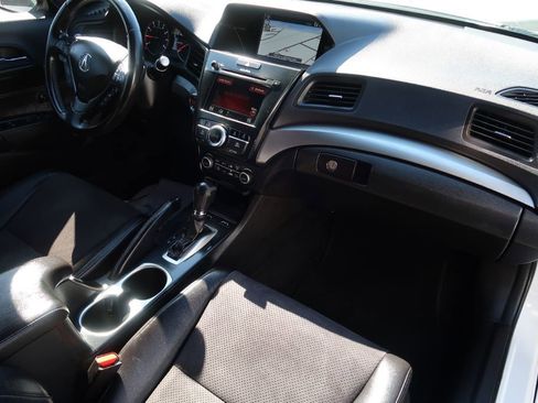 Used 2017 Acura ILX w/ Premium Package image 10