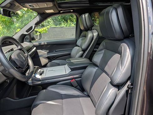 Used 2025 Lincoln Navigator Reserve w/ Jet Appearance Package AWD/4WD image 32