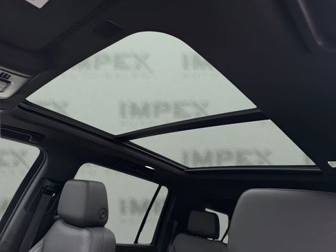 Used 2021 Chevrolet Suburban Z71 image 12