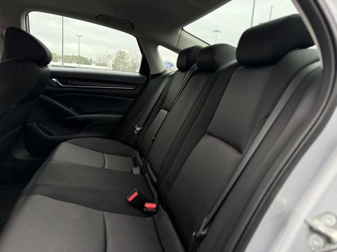 Used 2018 Honda Accord EX image 13