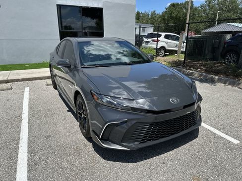 Used 2026 Toyota Camry SE w/ Convenience Package FWD image 11