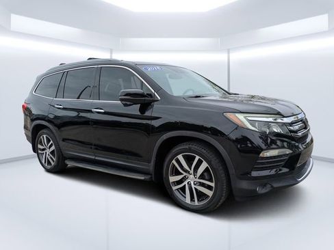 Used 2018 Honda Pilot Touring image 1