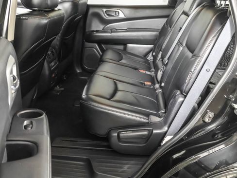 Used 2019 Nissan Pathfinder SL image 39