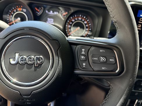 Used 2025 Jeep Wrangler Unlimited Sport AWD/4WD image 25
