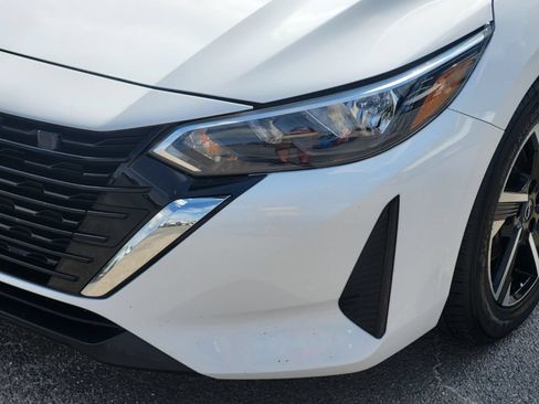 Used 2024 Nissan Sentra SV FWD image 9