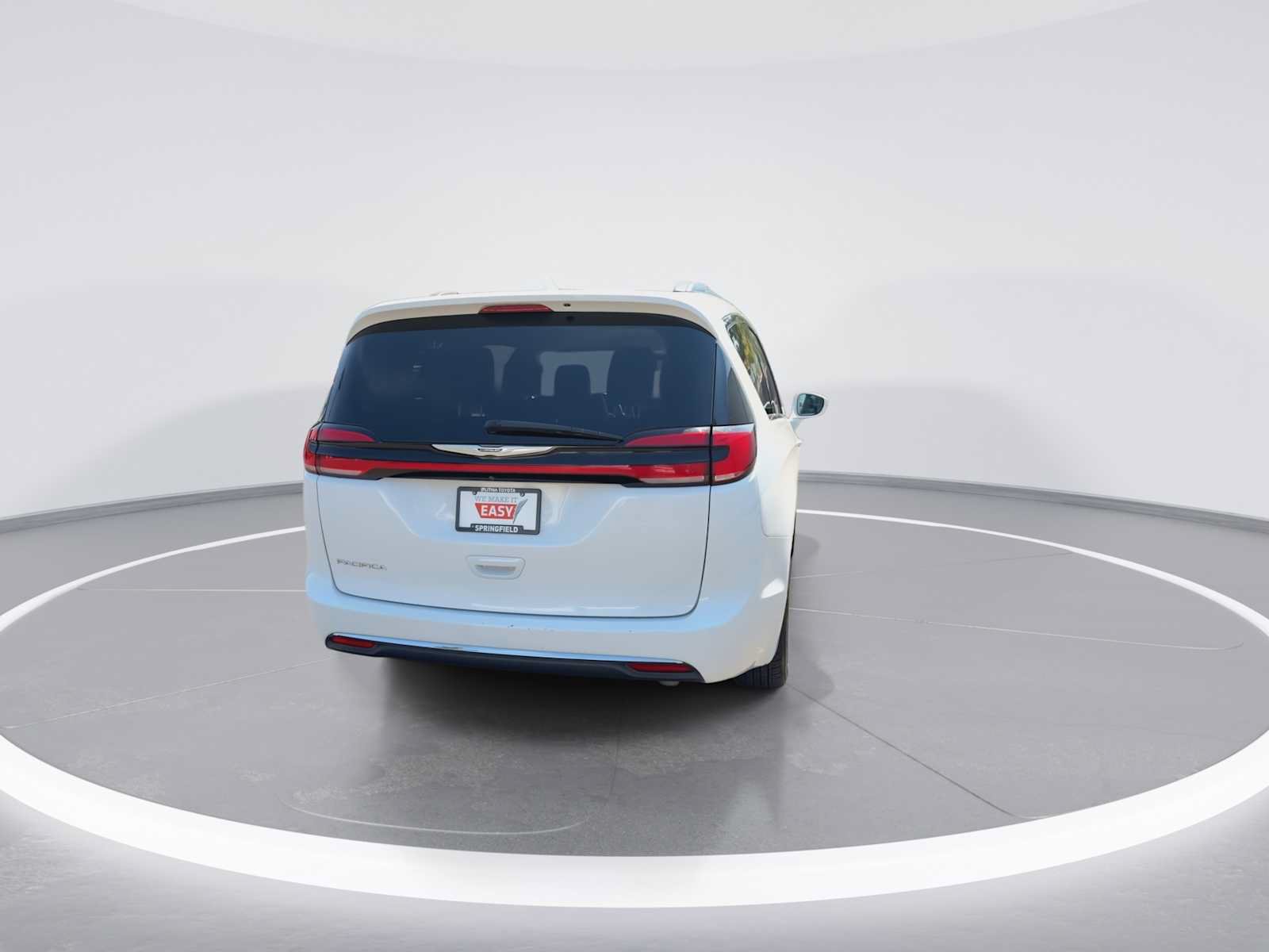 Used 2022 Chrysler Pacifica Touring-L FWD image 7