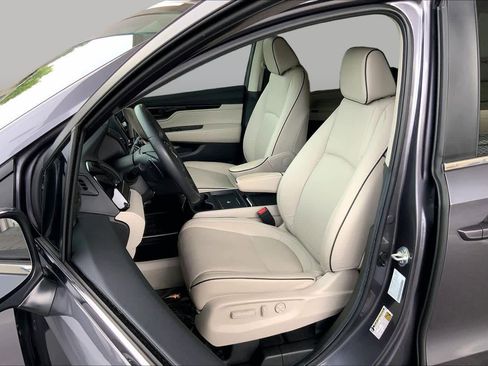 Used 2025 Honda Odyssey Touring image 8