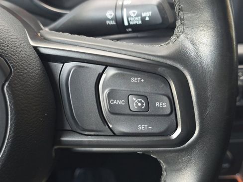 Used 2021 Jeep Gladiator Willys image 27