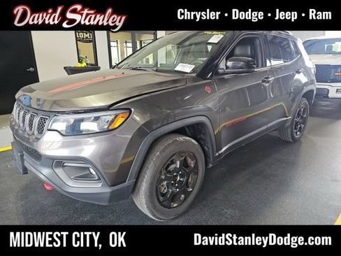 Used 2023 Jeep Compass Trailhawk AWD/4WD image 1
