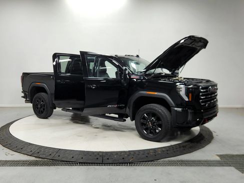 Used 2024 GMC Sierra 2500 AT4 w/ Max Trailering Package AWD/4WD image 10