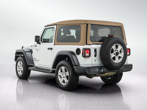 Used 2018 Jeep Wrangler Sport AWD/4WD image 3