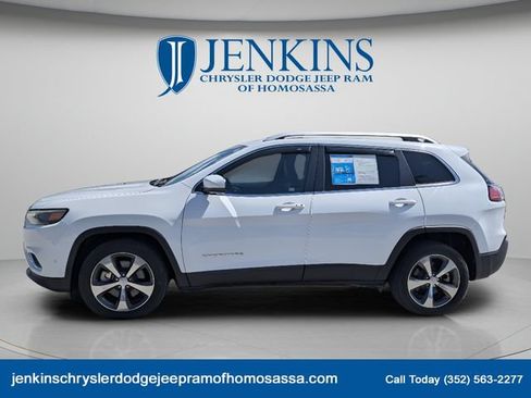Used 2019 Jeep Cherokee Limited w/ Technology Group FWD image 10