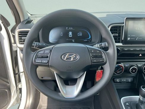 Used 2026 Hyundai Venue SE FWD image 31
